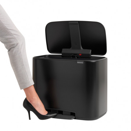 Кош за боклук Brabantia Bo Pedal 1000224, 3x11 л, Плавно затваряне, Противоплъзгаща основа, Черен мат