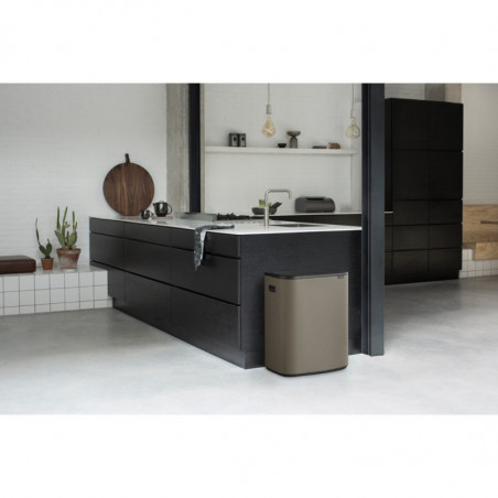 Кош за боклук Brabantia Bo Touch 1001276, 60 л, Плавно и безшумно отваряне, Голям отвор, Бронз