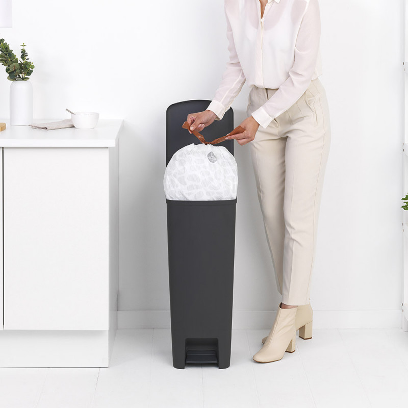 Кош за боклук с педал Brabantia StepUp 1005557, 40 л, Екологични материали, Голям отвор, Тъмносив