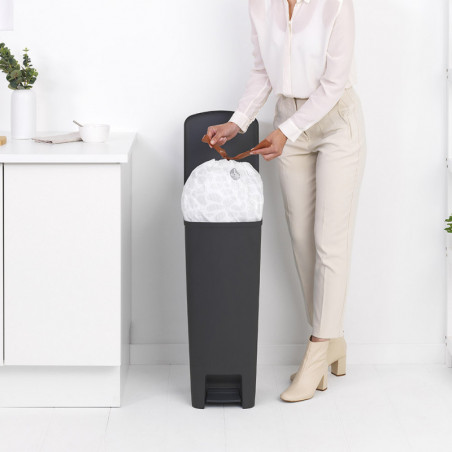 Кош за боклук с педал Brabantia StepUp 1005557, 40 л, Екологични материали, Голям отвор, Тъмносив