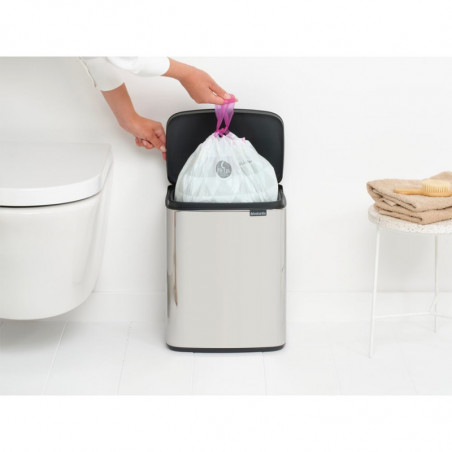 Кош за боклук Brabantia Bo Small 1006636, 12 л, Безшумно и плавно отваряне, Противоплъзгаща основа, Инокс