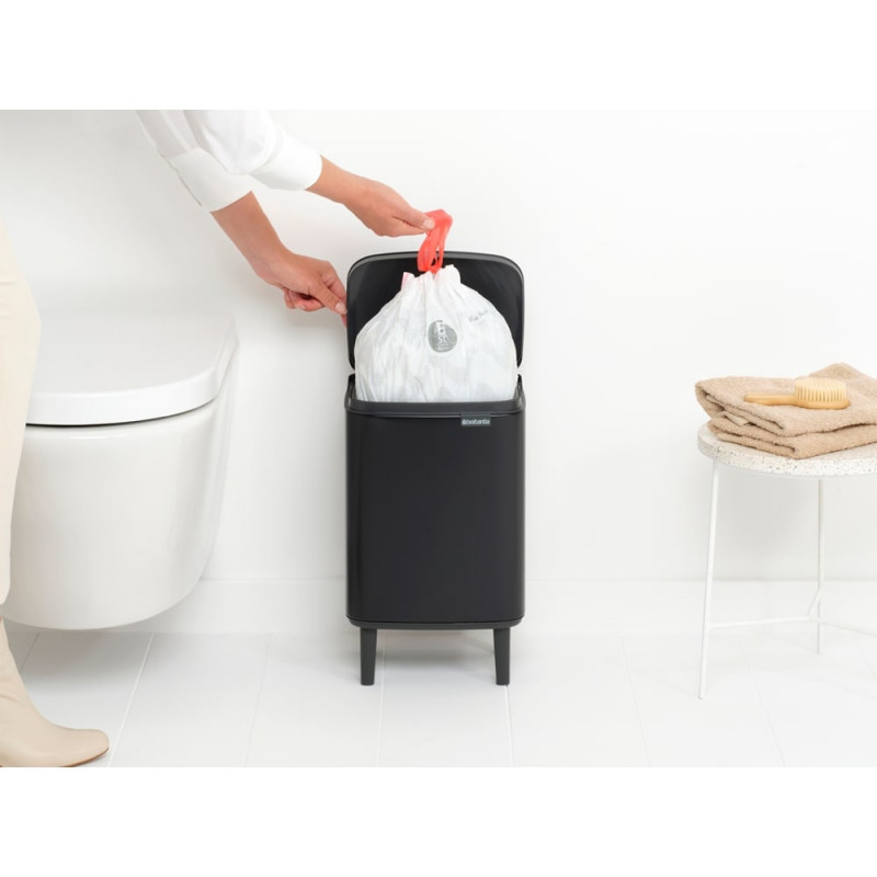 Кош за боклук Brabantia Bo Small Hi 1006645, 7 л, Повдигнат, Плавно и безшумно отваряне, Противоплъзгаща основа, Черен