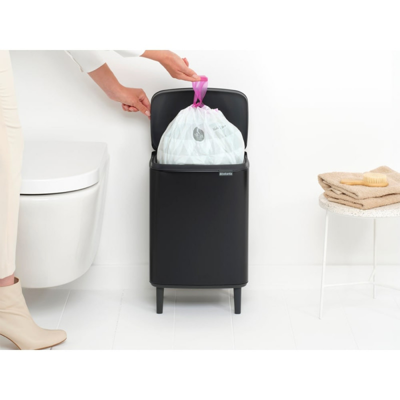 Кош за боклук Brabantia Bo Small Hi 1006649, 12 л, Плавно и безшумно отваряне, Противоплъзгаща основа, Черен