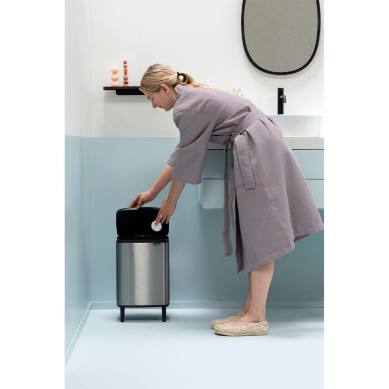 Кош за боклук Brabantia Bo Small Hi 1006650, 12 л, Плавно и безшумно отваряне, Противоплъзгаща основа, Устойчив на пръстови отпечатъци, Инокс