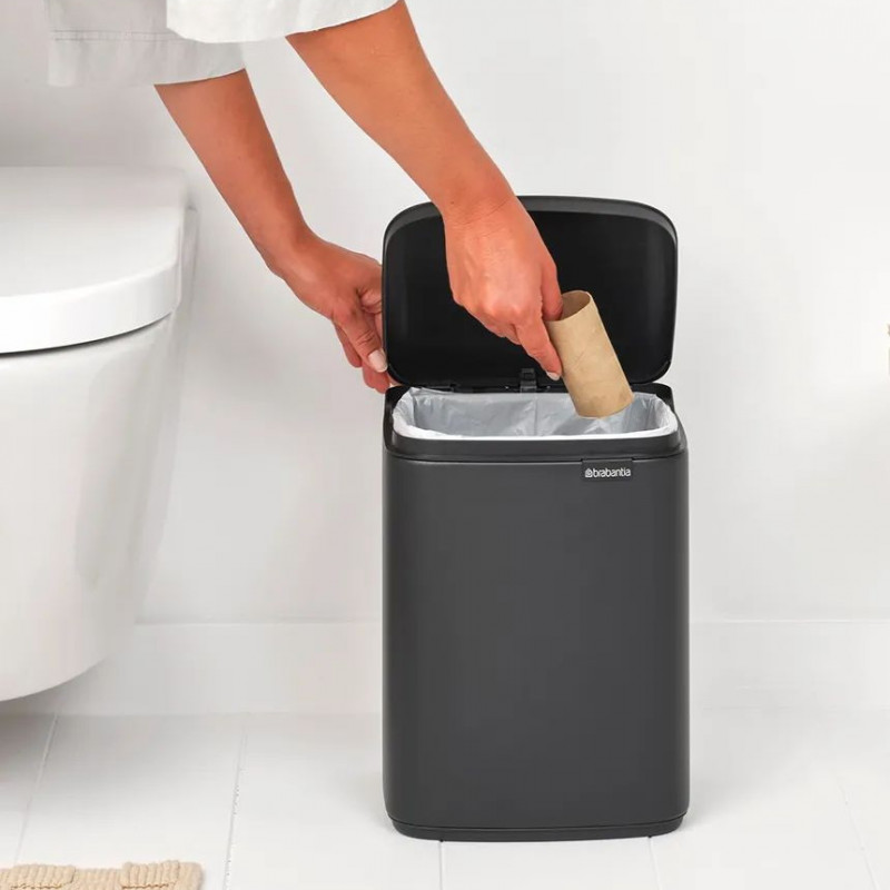 Кош за боклук Brabantia Bo Small 1006622, 4 л, Плавно и безшумно отваряне, Противоплъзгаща основа, Черен