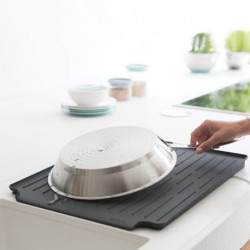 Сушилник за съдове Brabantia Sinkside 1000204, Тава за отцеждане с наклон, Поставка за прибори, Тъмносив