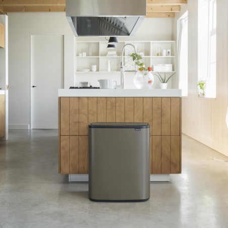 Кош за боклук Brabantia Bo Touch 1001276, 60 л, Плавно и безшумно отваряне, Голям отвор, Бронз