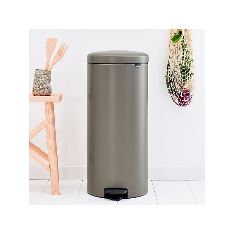 Кош за боклук с педал Brabantia NewIcon 649057, 30 л, Плавно затваряне, Противоплъзгаща основа, Сив