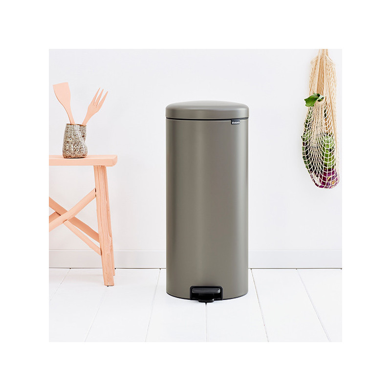 Кош за боклук с педал Brabantia NewIcon 649057, 30 л, Плавно затваряне, Противоплъзгаща основа, Сив