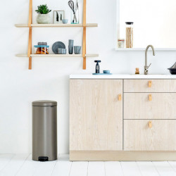 Кош за боклук с педал Brabantia NewIcon 649057, 30 л, Плавно затваряне, Противоплъзгаща основа, Сив