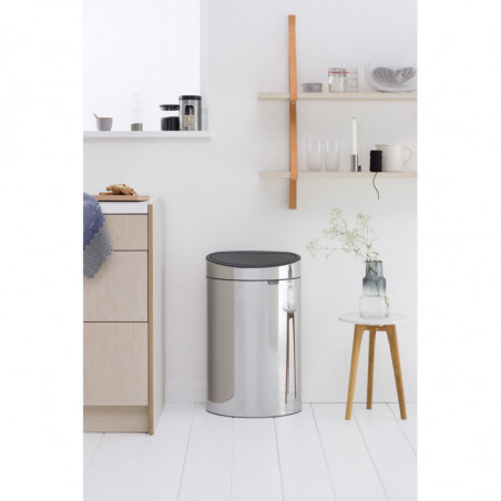 Кош за боклук Brabantia Touch Bin New 650531, 40 л, Безшумно и плавно затваряне, Плосък гръб, Брилянтен инокс