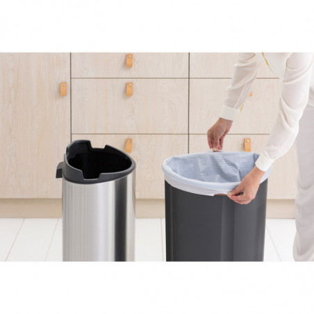 Кош за боклук Brabantia Touch Bin New 650531, 40 л, Безшумно и плавно затваряне, Плосък гръб, Брилянтен инокс