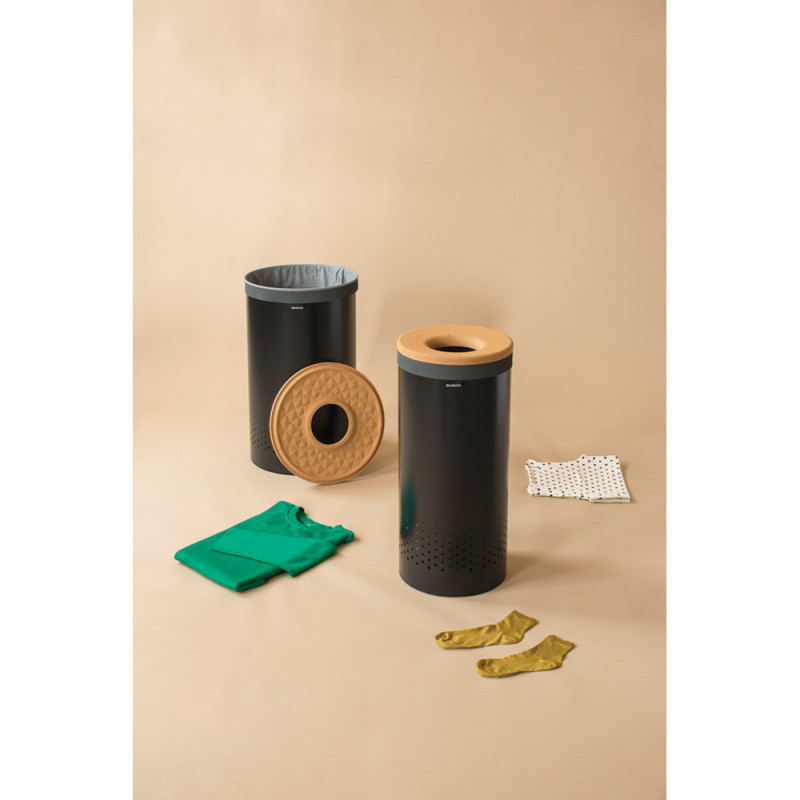 Кош за пране Brabantia 1000825, 35 л, Корков капак, Пълнене без отваряне, Вентилационни отвори, Черен