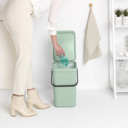 Кош за разделно събиране на боклук Brabantia Sort&Go 1005522, 25 л, Дръжка, Възможност за стенен монтаж, Светлозелен