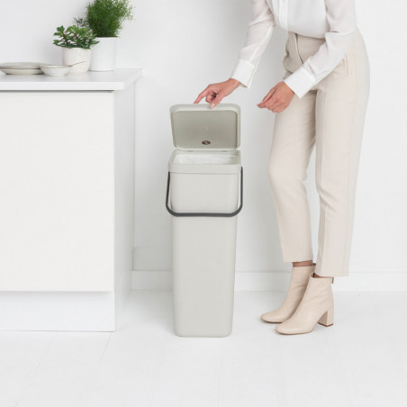 Кош за разделно събиране на боклук Brabantia Sort&Go 1005554, 40 л, Дръжка, Възможност за стенен монтаж, Светлосив