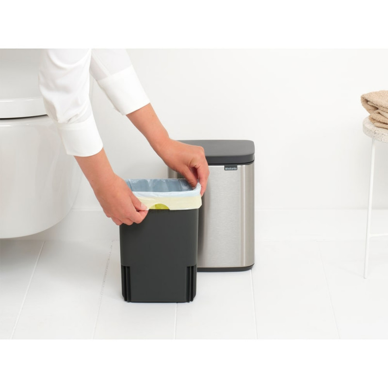 Кош за боклук Brabantia Bo Small 1006625, 4 л, Плавно и безшумно отваряне, Противоплъзгаща основа, Устойчив на пръстови отпечатъци, Инокс/Мат