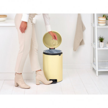 Кош за боклук с педал Brabantia NewIcon 649044, 20 л, Плавно затваряне, Противоплъзгаща основа, Жълт