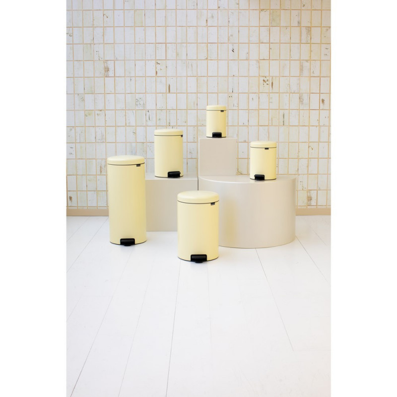 Кош за боклук с педал Brabantia NewIcon 649044, 20 л, Плавно затваряне, Противоплъзгаща основа, Жълт