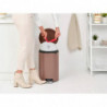 Кош за боклук с педал Brabantia NewIcon 1008849, 20 л, Плавно затваряне, Противоплъзгаща основа, Сатенено покритие, Кафяв