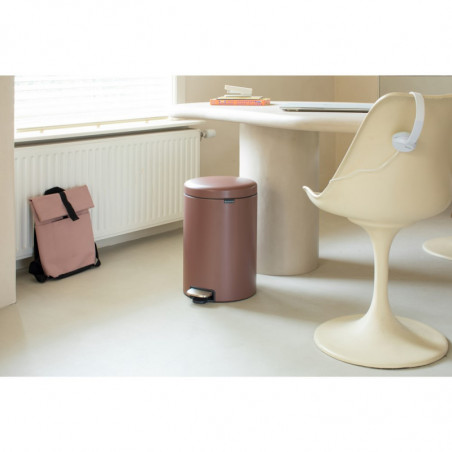 Кош за боклук с педал Brabantia NewIcon 1008849, 20 л, Плавно затваряне, Противоплъзгаща основа, Сатенено покритие, Кафяв