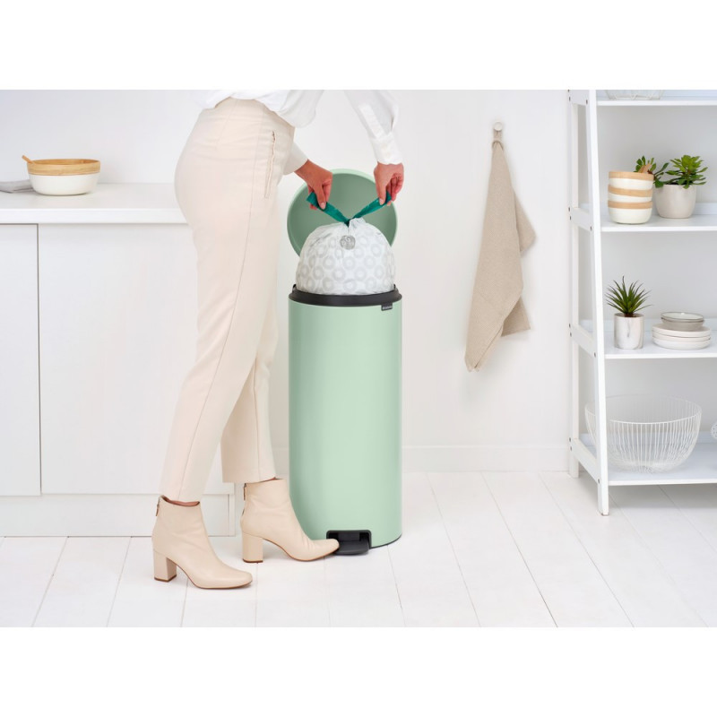 Кош за боклук с педал Brabantia NewIcon 1008851, 30 л, Плавно затваряне, Противоплъзгаща основа, Светлозелен