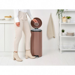 Кош за боклук с педал Brabantia NewIcon 1008853, 30 л, Плавно затваряне, Противоплъзгаща основа, Сатенено покритие, Кафяв