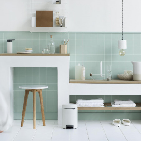 Кош за боклук с педал Brabantia NewIcon 648991, 3 л, Плавно затваряне, Противоплъзгаща основа, Бял