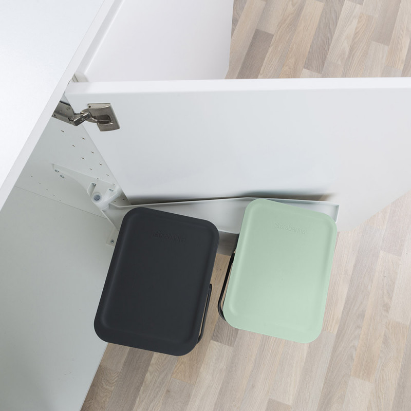 Кош за разделно събиране на боклук Brabantia Sort&Go 1005513, 2x12 л, Монтаж върху врата на кухненски шкаф, Сив/зелен