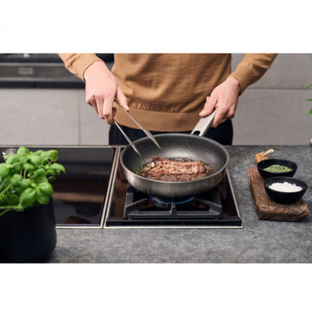 Дълбок тиган Zwilling Joy Plus 1029411, 20 см, Незалепващо Permaresist Ultra покритие, Неръждаема стомана 18/10, Фурна и Индукция, Сребрист