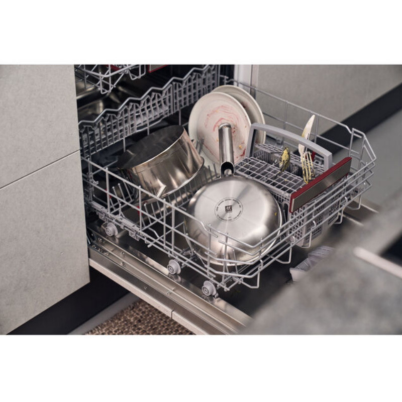 Дълбок тиган Zwilling Joy Plus 1029411, 20 см, Незалепващо Permaresist Ultra покритие, Неръждаема стомана 18/10, Фурна и Индукция, Сребрист