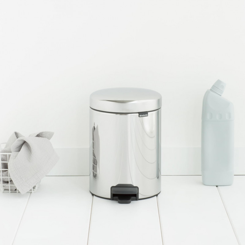 Кош за боклук с педал Brabantia NewIcon 649010, 5 л, Леко затваряне, Противоплъзгаща основа, Инокс