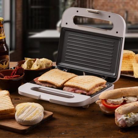 Тостер за сандвичи Ariete BREAKFAST 1971/01, 750W, Незалепващо покритие, Светлинен индикатор, Бял